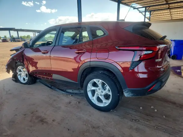KL77LFE24RC207406 2024 CHEVROLET TRAX - Image 2
