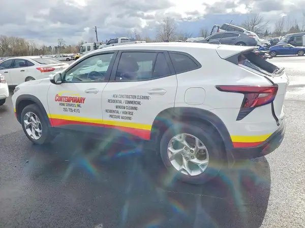 KL77LFE24RC217580 2024 CHEVROLET TRAX - Image 2