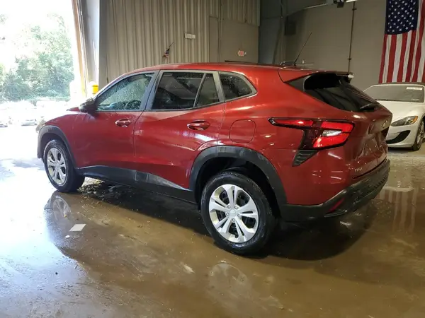 KL77LFE24RC246254 2024 CHEVROLET TRAX - Image 2