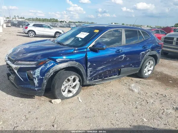 KL77LFE25RC001429 2024 CHEVROLET TRAX - Image 2