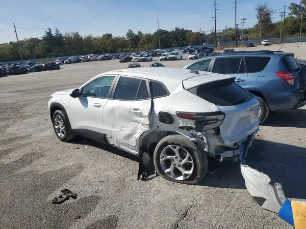 KL77LFE25RC002712 2024 CHEVROLET TRAX - Image 2