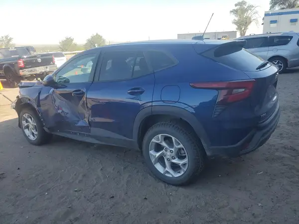 KL77LFE25RC010597 2024 CHEVROLET TRAX - Image 2