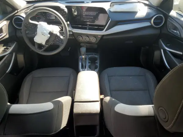 KL77LFE25RC021678 2024 CHEVROLET TRAX - Image 8