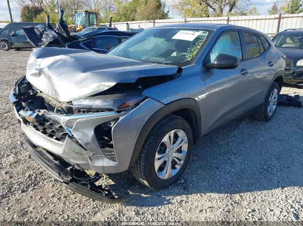 KL77LFE25RC021793 2024 CHEVROLET TRAX - Image 2