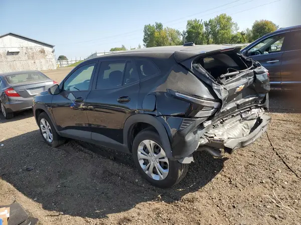 KL77LFE25RC033359 2024 CHEVROLET TRAX - Image 2