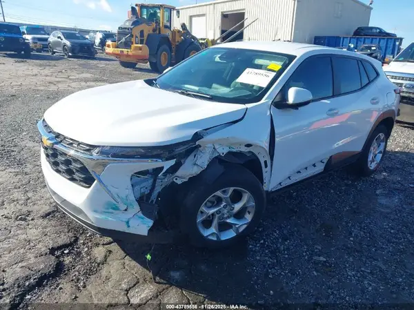 KL77LFE25RC058164 2024 CHEVROLET TRAX - Image 2