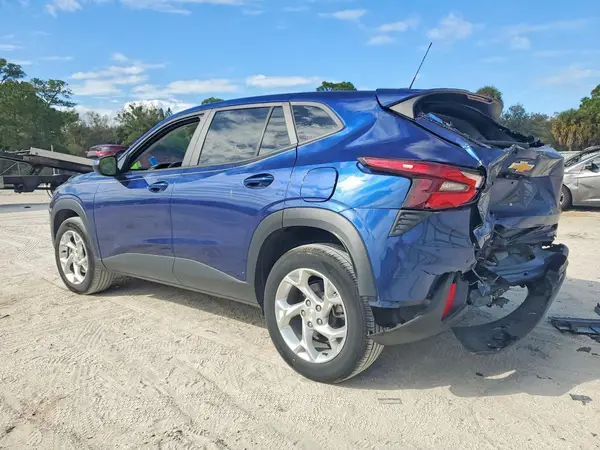 KL77LFE25RC065258 2024 CHEVROLET TRAX - Image 2