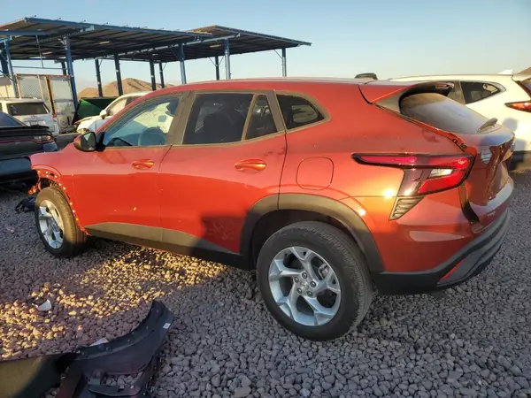 KL77LFE25RC094517 2024 CHEVROLET TRAX - Image 2