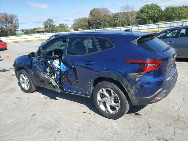 KL77LFE25RC100879 2024 CHEVROLET TRAX - Image 2
