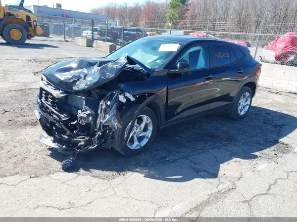 KL77LFE25RC107816 2024 CHEVROLET TRAX - Image 2