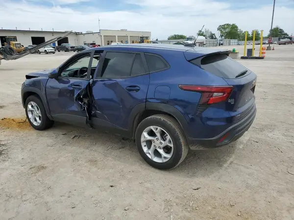 KL77LFE25RC122400 2024 CHEVROLET TRAX - Image 2