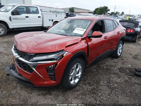 KL77LFE25RC136071 2024 CHEVROLET TRAX - Image 2
