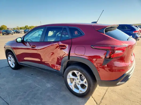 KL77LFE25RC144316 2024 CHEVROLET TRAX - Image 2