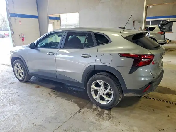 KL77LFE25RC147135 2024 CHEVROLET TRAX - Image 2