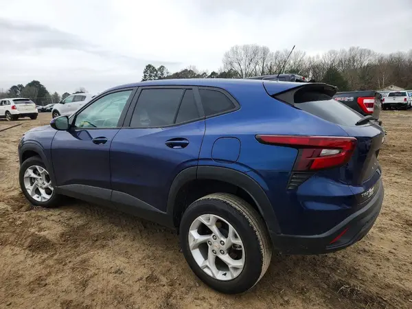 KL77LFE25RC209763 2024 CHEVROLET TRAX - Image 2