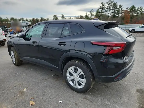 KL77LFE25RC213151 2024 CHEVROLET TRAX - Image 2