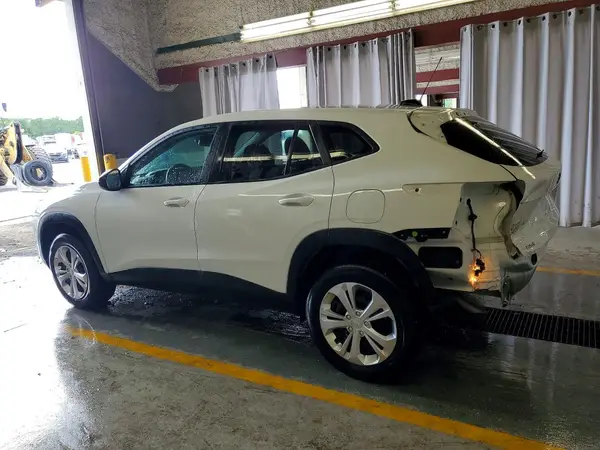 KL77LFE25RC240396 2024 CHEVROLET TRAX - Image 2