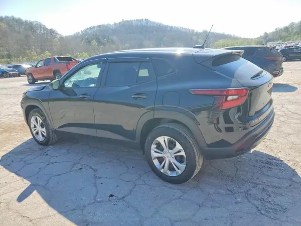 KL77LFE25RC243928 2024 CHEVROLET TRAX - Image 2