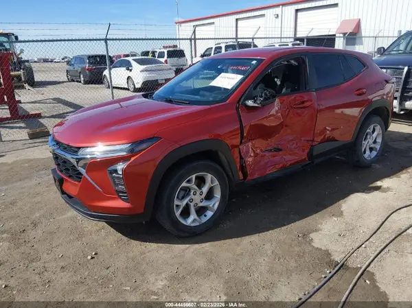 KL77LFE26RC019177 2024 CHEVROLET TRAX - Image 2