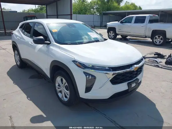 KL77LFE26RC028932 2024 CHEVROLET TRAX - Image 1