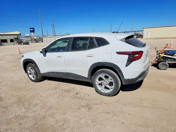 KL77LFE26RC070324 2024 CHEVROLET TRAX - Image 2