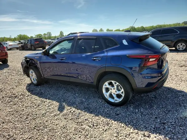 KL77LFE26RC076852 2024 CHEVROLET TRAX - Image 2