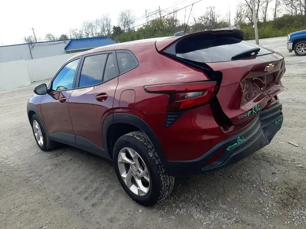 KL77LFE26RC078603 2024 CHEVROLET TRAX - Image 2