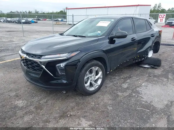 KL77LFE26RC081582 2024 CHEVROLET TRAX - Image 2