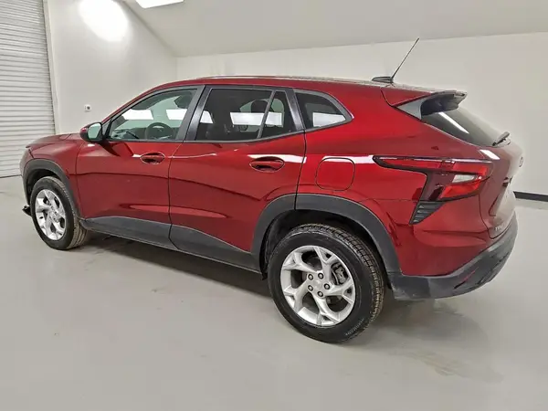 KL77LFE26RC088600 2024 CHEVROLET TRAX - Image 2