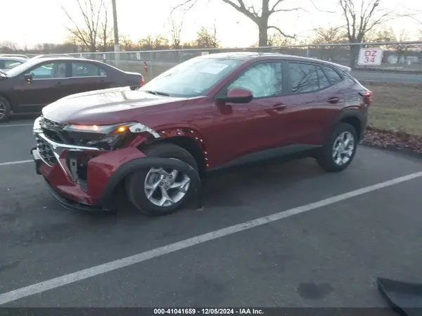 KL77LFE26RC102222 2024 CHEVROLET TRAX - Image 2