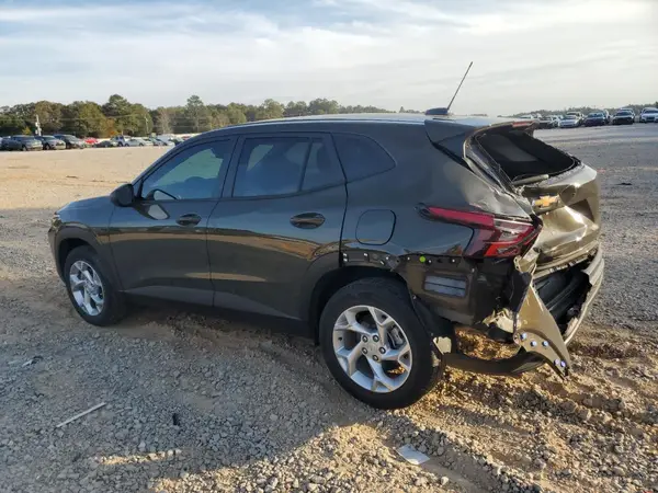 KL77LFE26RC105444 2024 CHEVROLET TRAX - Image 2