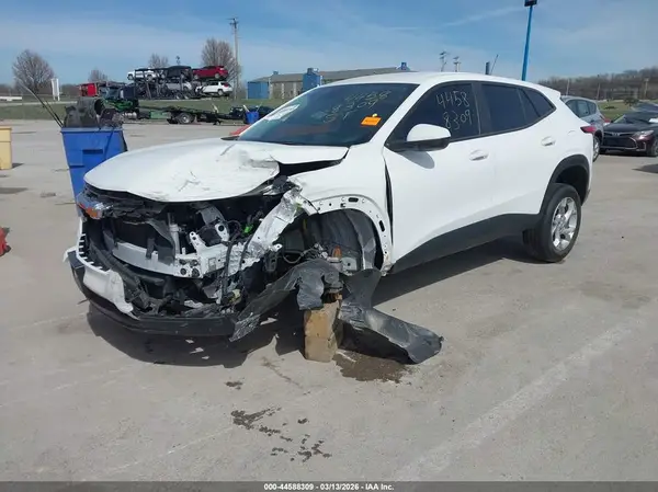 KL77LFE26RC111440 2024 CHEVROLET TRAX - Image 2