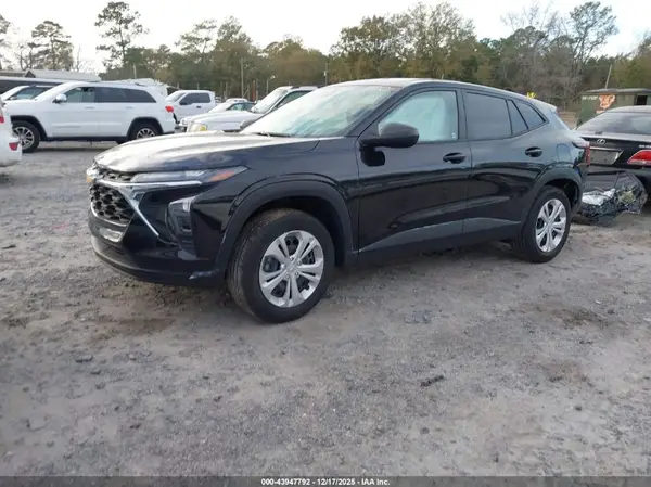 KL77LFE26RC112605 2024 CHEVROLET TRAX - Image 2