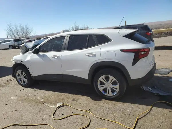 KL77LFE26RC123166 2024 CHEVROLET TRAX - Image 2