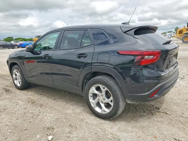 KL77LFE26RC133017 2024 CHEVROLET TRAX - Image 2
