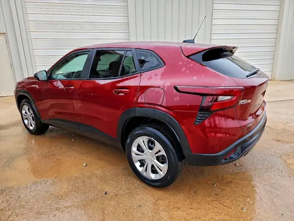 KL77LFE26RC135379 2024 CHEVROLET TRAX - Image 2