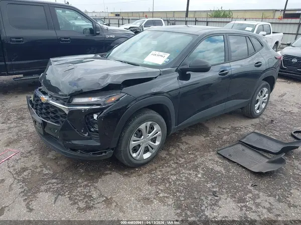 KL77LFE26RC144437 2024 CHEVROLET TRAX - Image 2