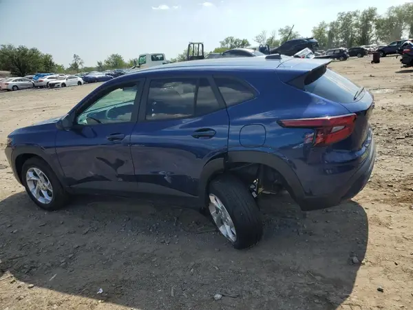 KL77LFE26RC198241 2024 CHEVROLET TRAX - Image 2