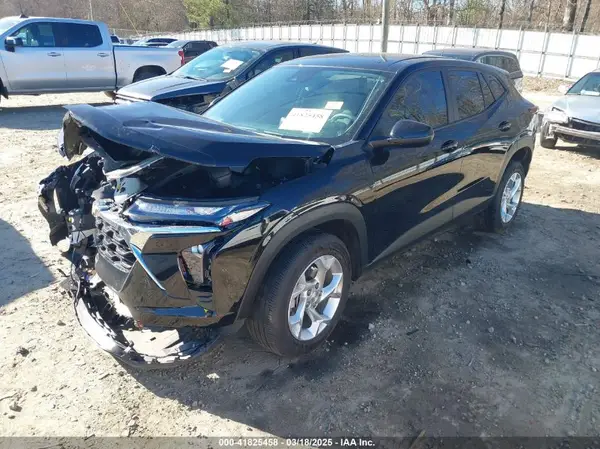 KL77LFE26RC201235 2024 CHEVROLET TRAX - Image 2