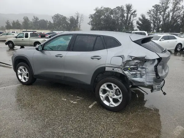 KL77LFE26RC206404 2024 CHEVROLET TRAX - Image 2