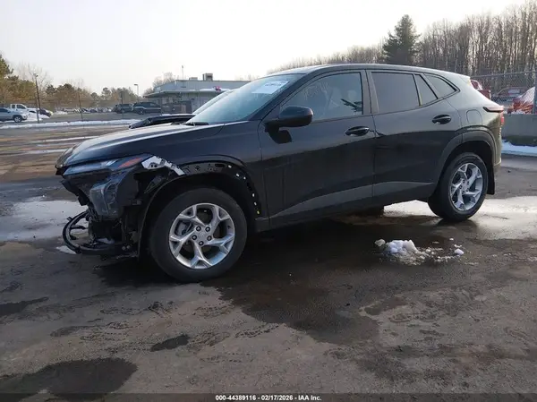KL77LFE26RC213191 2024 CHEVROLET TRAX - Image 2
