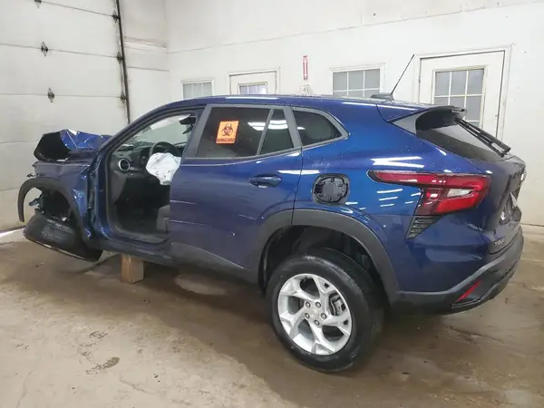 KL77LFE26RC224269 2024 CHEVROLET TRAX - Image 2