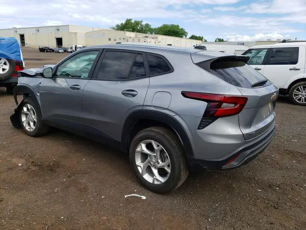 KL77LFE26RC236776 2024 CHEVROLET TRAX - Image 2