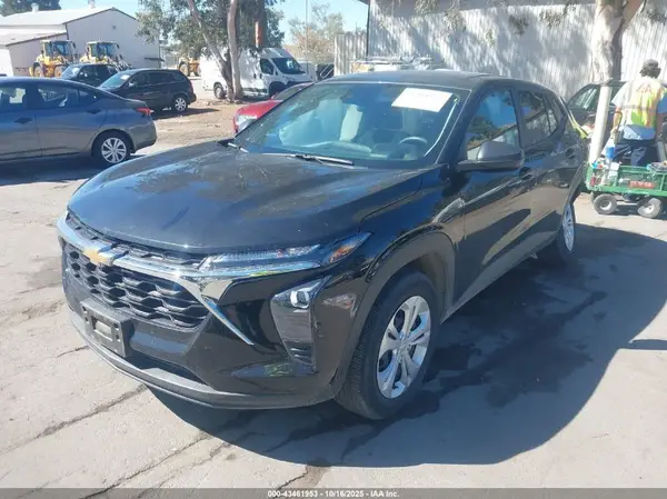 KL77LFE26RC246479 2024 CHEVROLET TRAX - Image 2
