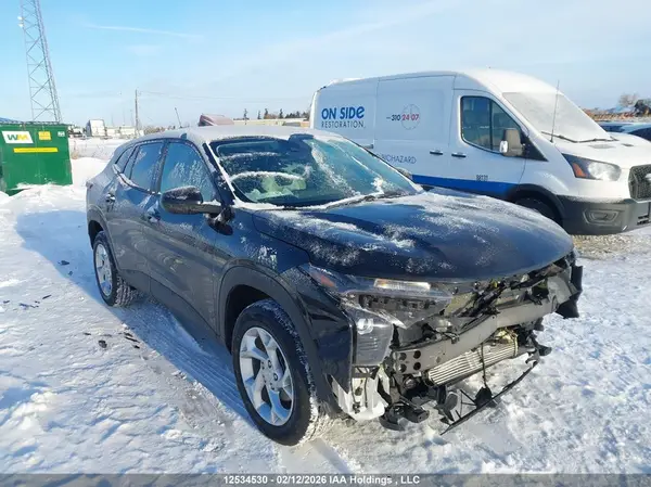 KL77LFE26SC335152 2025 CHEVROLET TRAX - Image 1