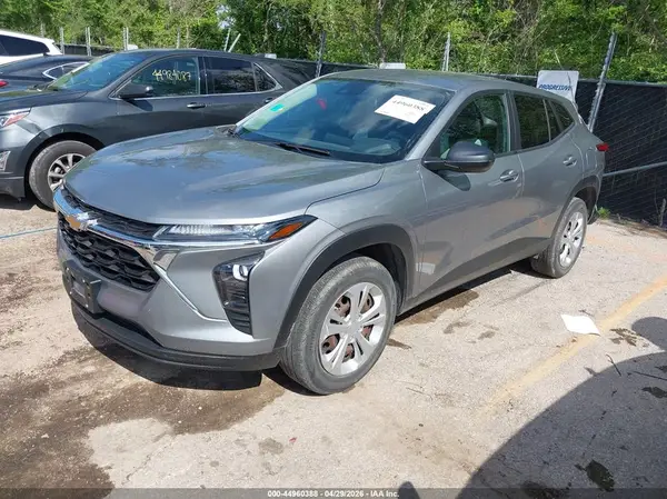 KL77LFE27RC025795 2024 CHEVROLET TRAX - Image 2