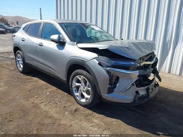 KL77LFE27RC056304 2024 CHEVROLET TRAX - Image 1