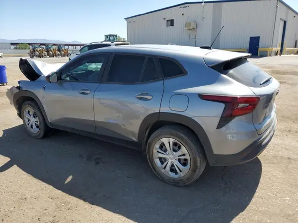 KL77LFE27RC059865 2024 CHEVROLET TRAX - Image 2