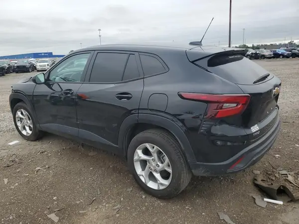 KL77LFE27RC092963 2024 CHEVROLET TRAX - Image 2