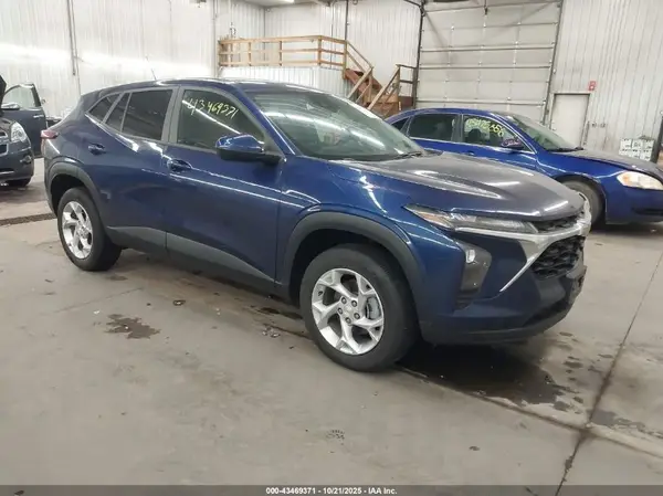 KL77LFE27RC097127 2024 CHEVROLET TRAX - Image 1